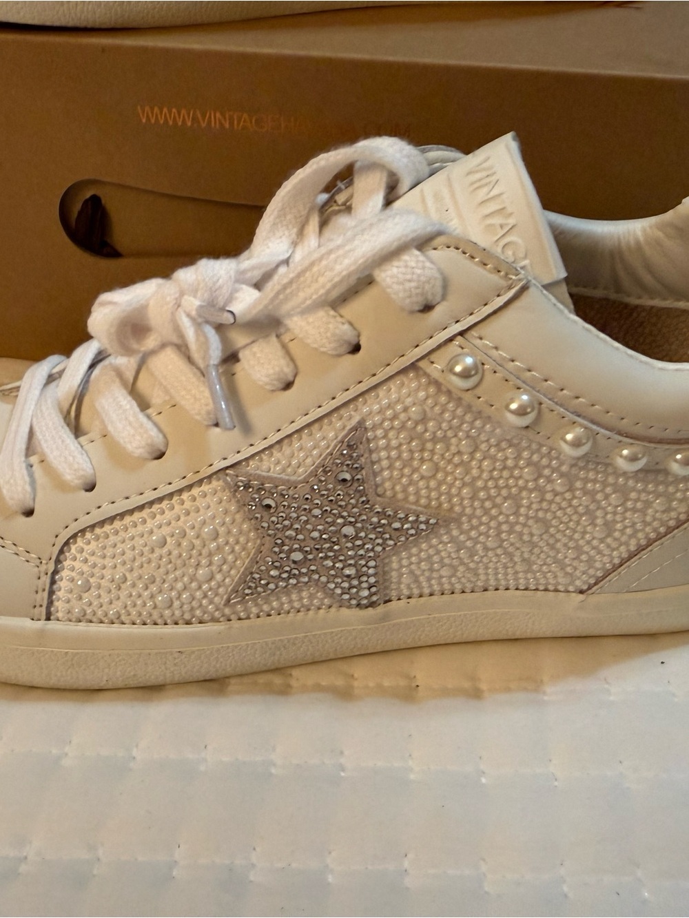 Vintage Havana  Perscila Pearl Sneaker size 9